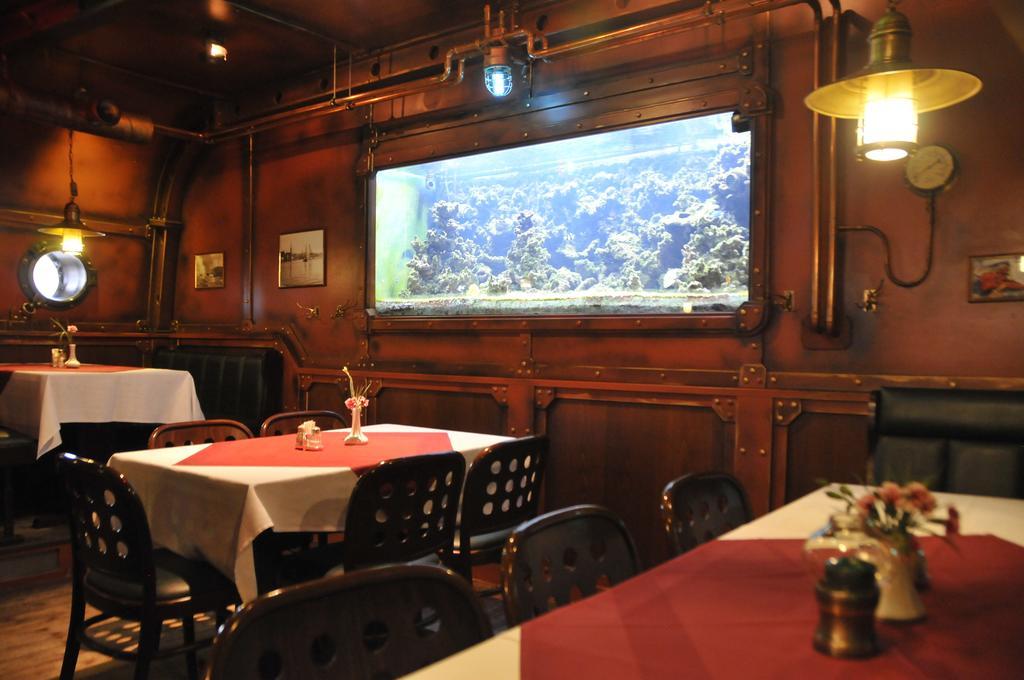 U-Nautic Restaurant & Pension Waren  Exterior foto